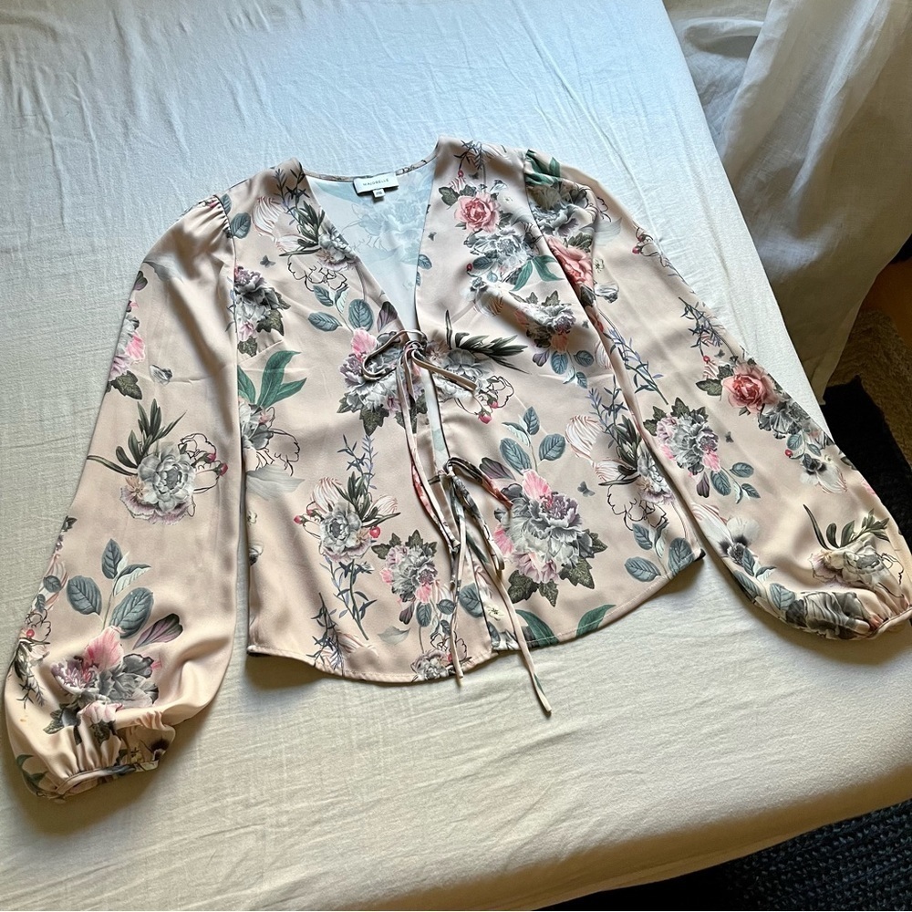 MAJORELLE tan floral‎ print tie detail long puff sleeve blouse